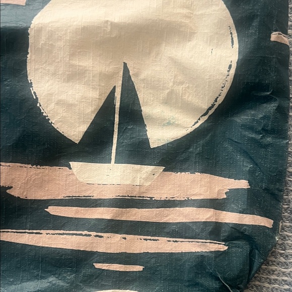 ALOHA Collection Green and Cream Travel Bag - Picture 6 of 9